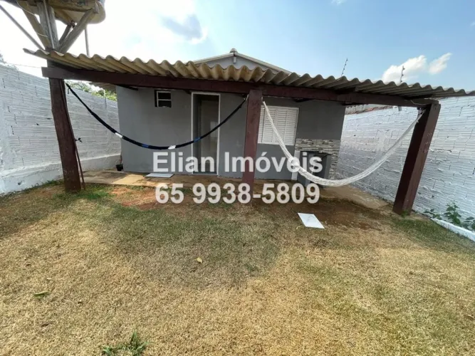 Casa no Centro de Chapada: Terreno Amplo, Mobiliada e Segura
