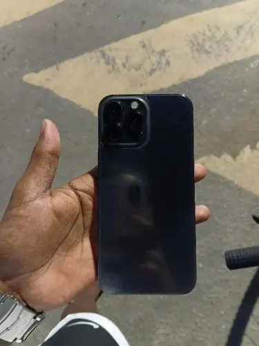 iPhone 13 Pro Max novo, com nota fiscal e 1 ano de garantia