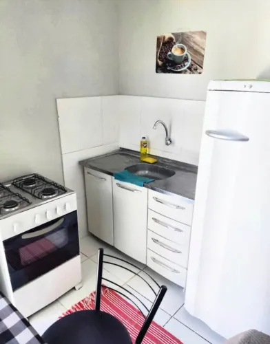 kitinet mobiliada no Aeroporto de cpgde livre água, luz, Wi-fi e garagem