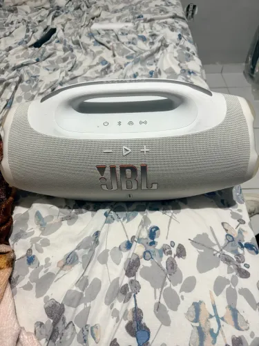 JBL bombox 4