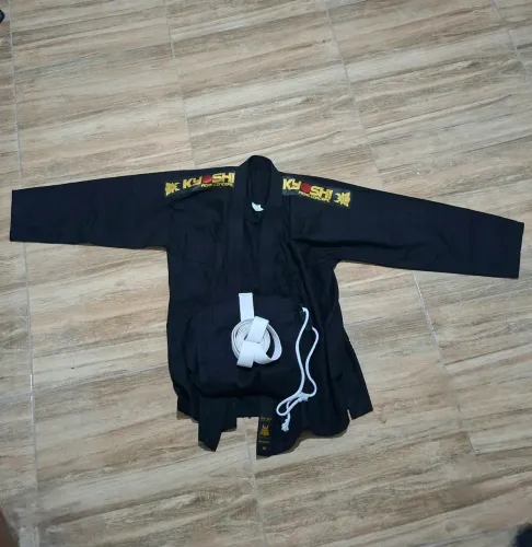 Kimono Kyoshi tamanho A3 (1,80 até 1,90) novo, nunca usado