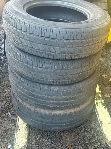 Pneus 225/75 aro 16
