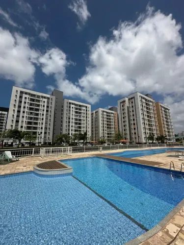 APARTAMENTO NO CALHAU COM 2 QUARTOS SENDO 1 SUÍTE- NASCENTE