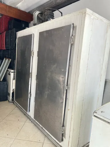Câmara fria 2,10x1,80x0,70 2 porta 