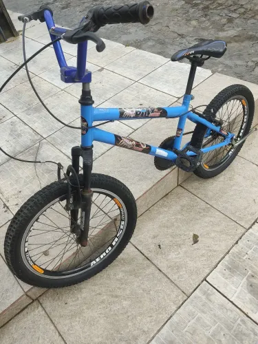 BICICLETA CROS ARO 20 R$ 370,00