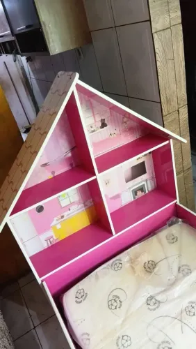 Cama rosa + colchão