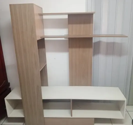 Estante com balcão vendo os dois juntos por R$300