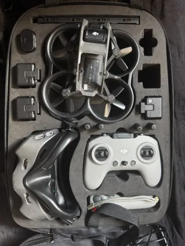 Drone FPV Avata DJI KIT complet 03 baterias e dois controles. Novo.