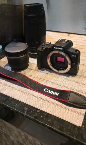 Canon EOS R100+ Lente RF-S 18-45mm + Lente RF-S 75-300mm/f4-5.6 Vendo lentes separadas.