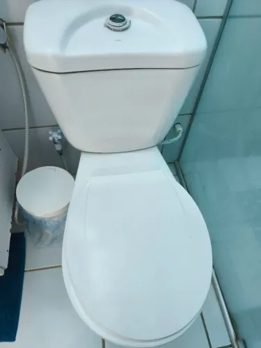 2 Vasos sanitário com Caixa acoplada