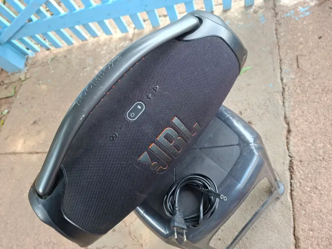 JBL BOOMBOX 3 DE 180W RMS/BEM CONSERVADA COM NOTA FISCAL/CABO/TODA ORIGINAL/VALOR 950....