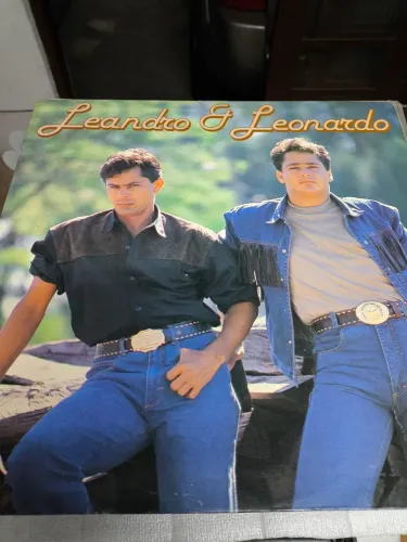 Disco sertanejo Leandro e Leonardo 
