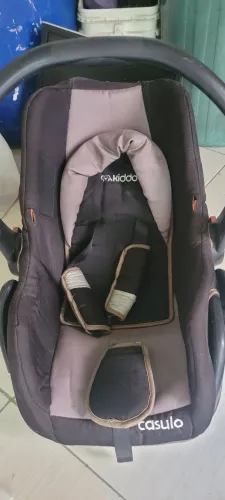 Bebê Conforto usado para crianças.