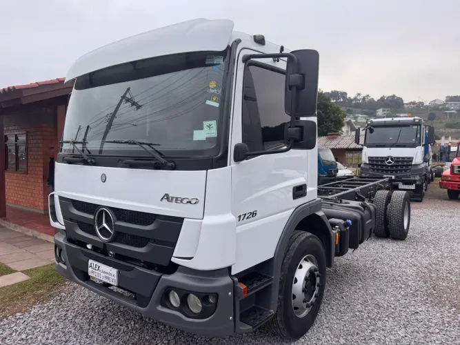 Atego 1726 ano 2022