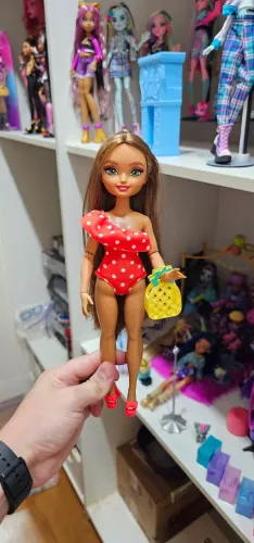 Barbie Dreams Besties Teresa Praia