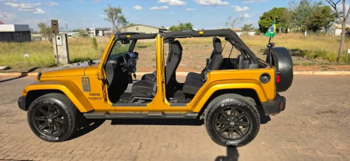 Jeep Wrangler Unlimited Sport 3.6 V6 284cv 4P 2014