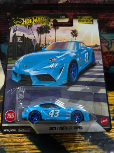 HOT WHEELS PREMIUM 2021 TOYOTA GR SUPRA