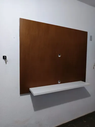 Painel para TV em madeira