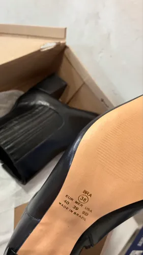 Bota Cano Curto Couro Básica 38