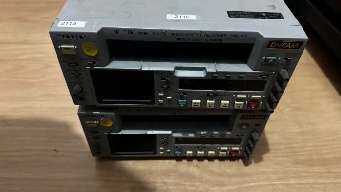 VT vídeo cassete Sony DSR - 45A - falta fazer manutenção