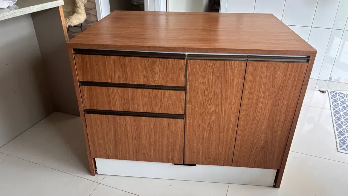 Ilha de cozinha com armários e bancada 1,25 x 0,90 m