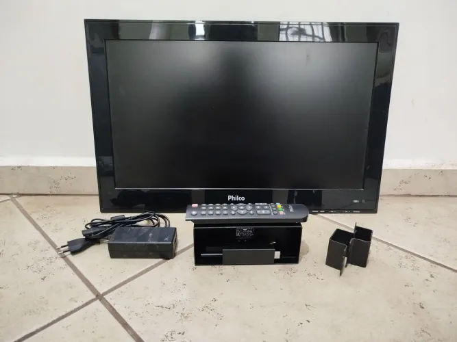 TV Philco 24" LED + Amazon Fire TV Stick (Completa)
