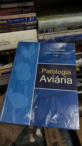 Liliana Revolledo Antonio J. Piantino Ferreira (orgs.) Patologia Aviária