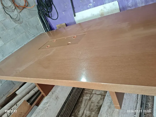 MESA DE REUNIÃO DE ESCRITÓRIO