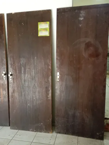 Portas 80x2,10 com fechaduras