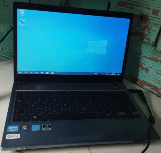 Notebook i3 placa de vídeo NVidia tela touch ligando para conserto ou retirada de peças