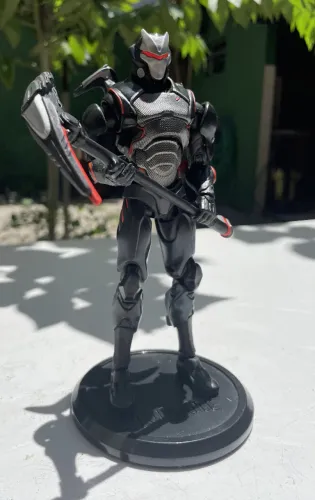 Action-figure/boneco Fortnite Omega 18cm + Acessórios