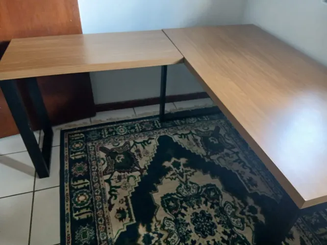Mesa em L de Escritório - Perfeito Estado