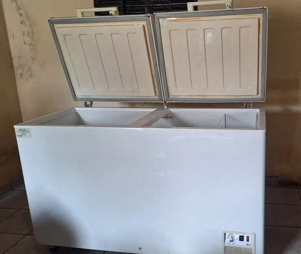 Freezer horizontal capacidade 621L com 2 porta