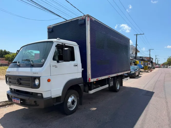 VW 8.160 Baú 2015 completo