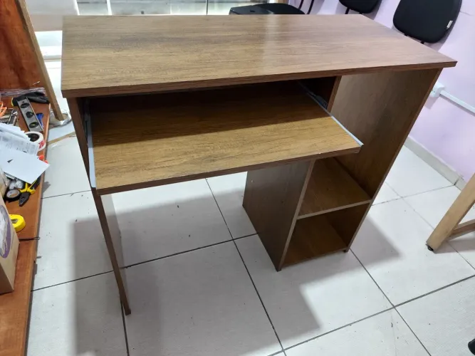 Escrivaninha mesa computador em ótimo estado