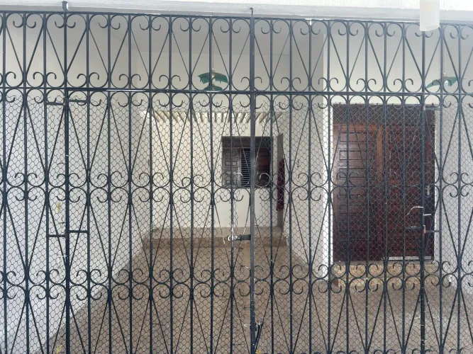 Alugo casa no Pinheiro