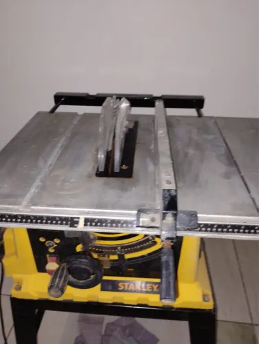 Vendo Serra Circular Stanley - semi nova 