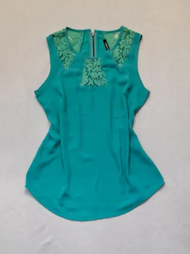 Blusa regata verde com detalhe em renda -Tamanho P - [Bazar Social]