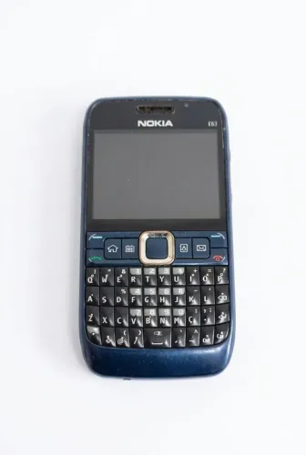Telefone RELÍQUIA NOKIA E63 em funcionamento