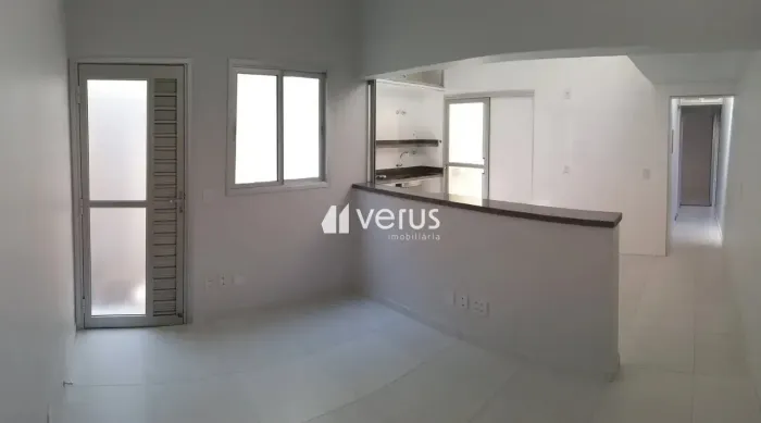 CASA CONDOMÍNIO para aluguel, 2 quartos, 1 vaga, Santa Mônica - Uberlândia/MG