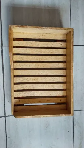 Cama de cachorro base de madeira (sem colchão)