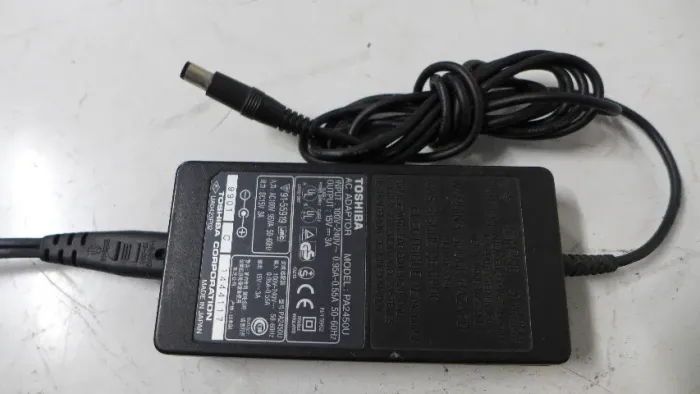fonte original para notebook antigo toshiba