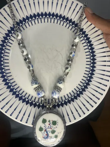 Colar em Porcelana chinesa