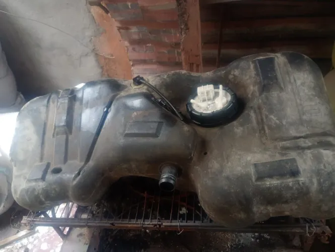 TANQUE DE COMBUSTÍVEL