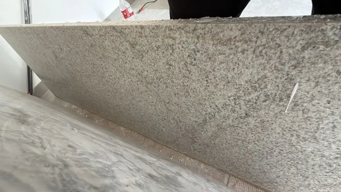 Bancada de Granito Branco Siena 3m com recorte das cubas