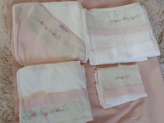 Vendo kites de coberta fraldas toalha de banho pano de boca só foi lavado e passando