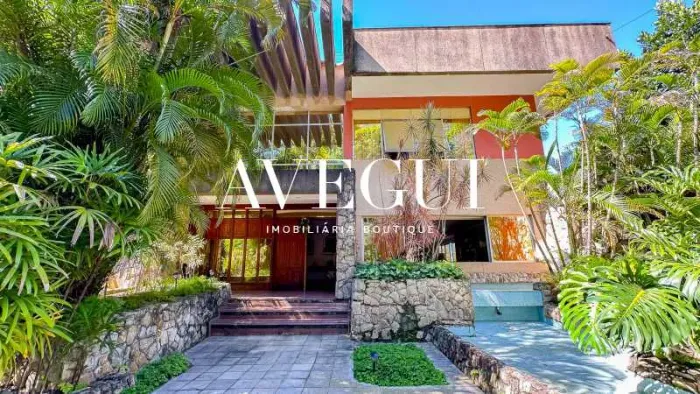 Casa de rua-Triplex - Residencial - Gávea