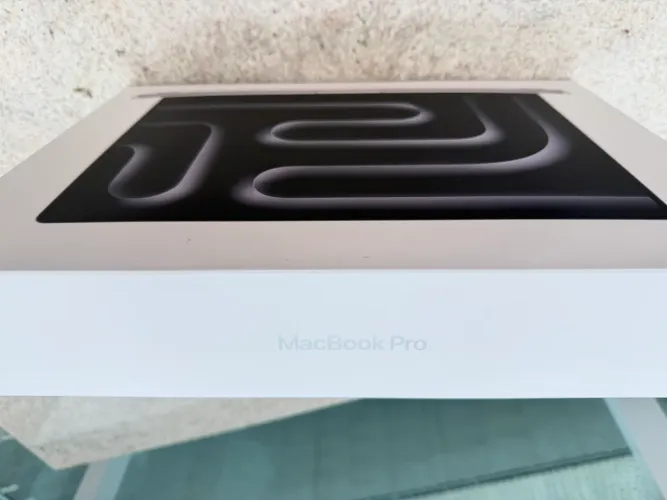 MacBook Pro 16 - Chip M4 Max - 36GB - 1TB - Novo/Lacrado - Nota Fiscal