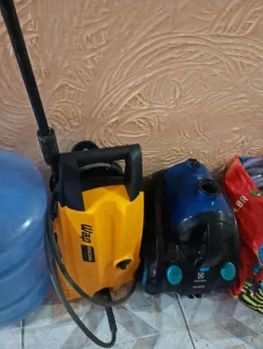 Lava jato e aspirador de pó