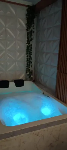 Banheira de Hidromassagem NOVA *